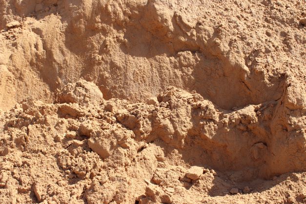 Yellow brick sand from the Blue Gum Garden Centre range
